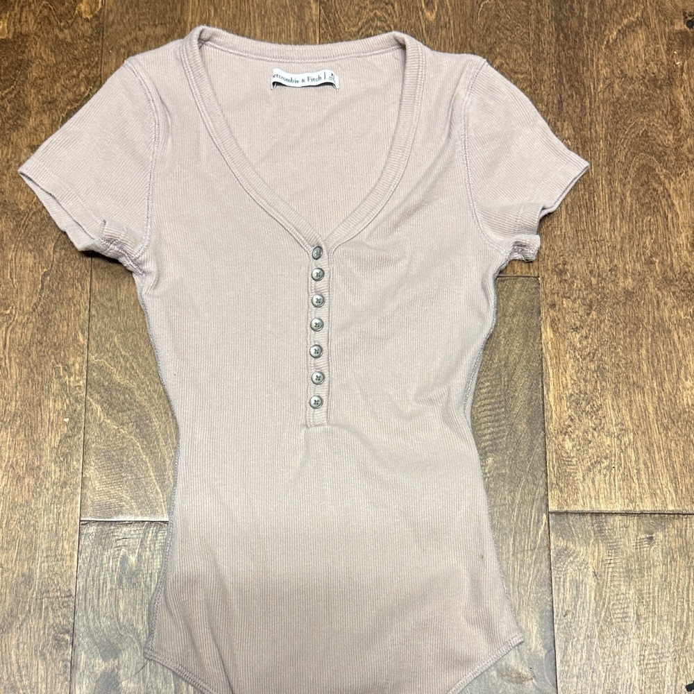 Abercrombie and fitch Henley V-Neck Short Sleeve bodysuit